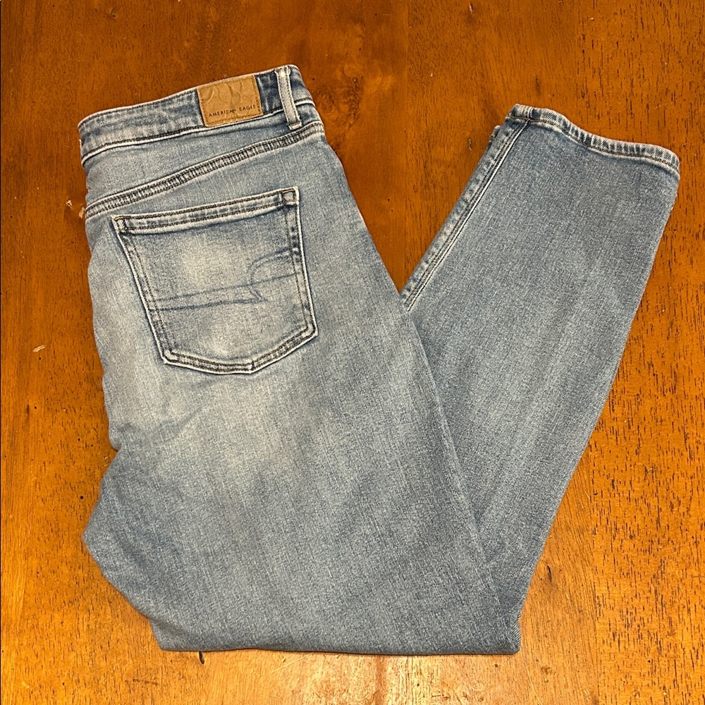 American Eagle Outfitters High-Rise Light Wash Blue Jeans